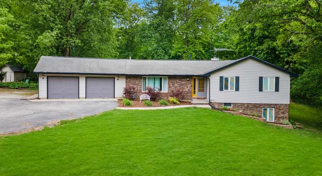 Photo of 114 Gregory Ln, Lexington, IL 61753