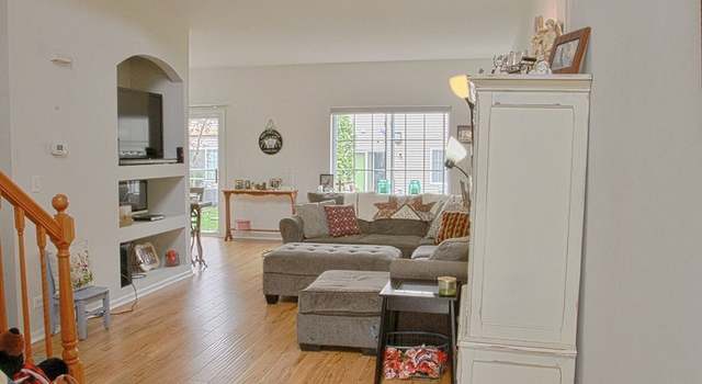 Photo of 145 Southwicke Dr Unit D, Streamwood, IL 60107