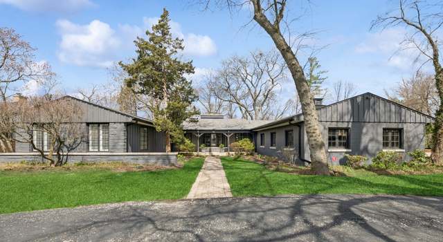 Photo of 60 Park Ln, Golf, IL 60029
