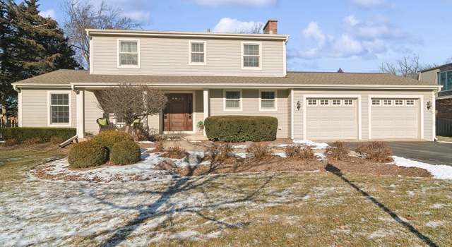 Photo of 215 Bellingham Dr, Barrington, IL 60010