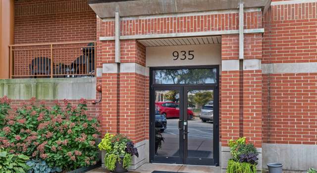 Photo of 935 Burlington Ave #403, Downers Grove, IL 60515