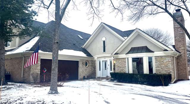 Photo of 310 Rivershire Ct, Lincolnshire, IL 60069
