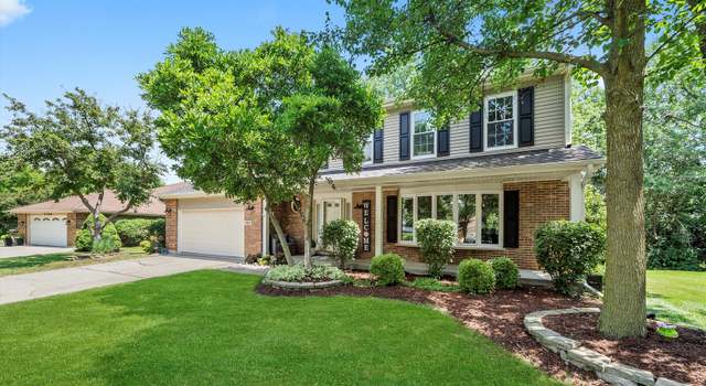 Property at 7801 Green Valley Ct, Darien, IL 60561, 4 beds, 2.5 baths