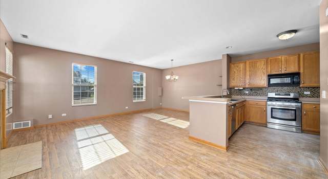 Photo of 985 Quill Ln, Woodstock, IL 60098