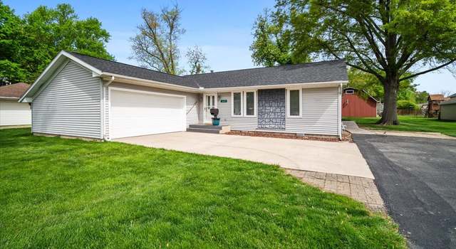 Photo of 612 E Elm St, Leroy, IL 61752