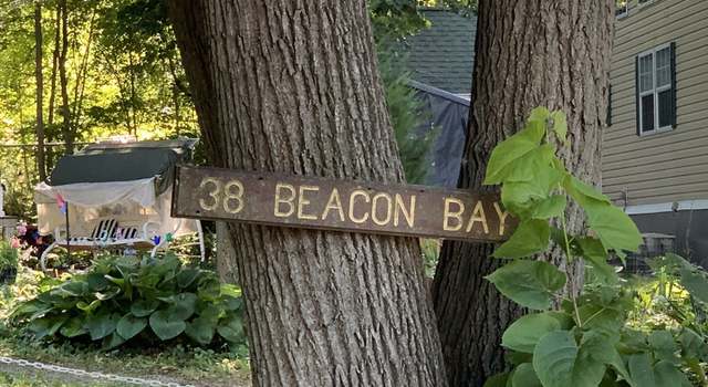 Photo of 38 Beacon Bay Ln, Lakemoor, IL 60051
