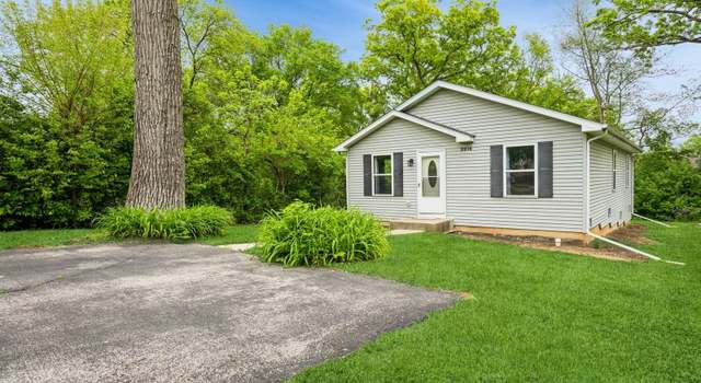 Photo of 2916 Hickory Dr, Mccullom Lake, IL 60050