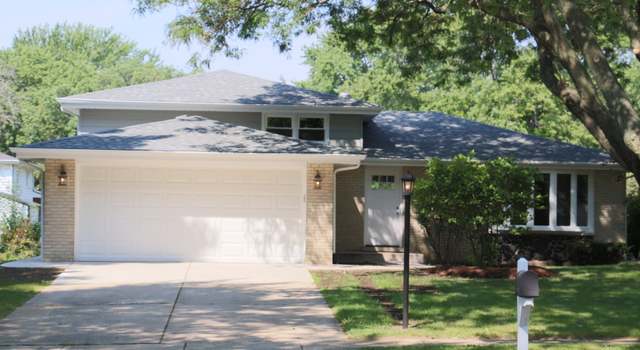 Photo of 9S162 Cumnor Rd, Downers Grove, IL 60516