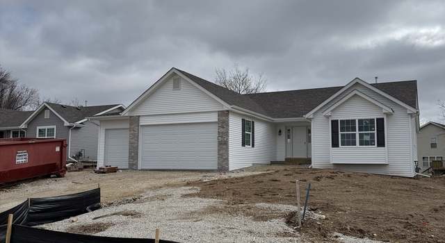 Photo of 444 Live Oak Ln, Poplar Grove, IL 61065
