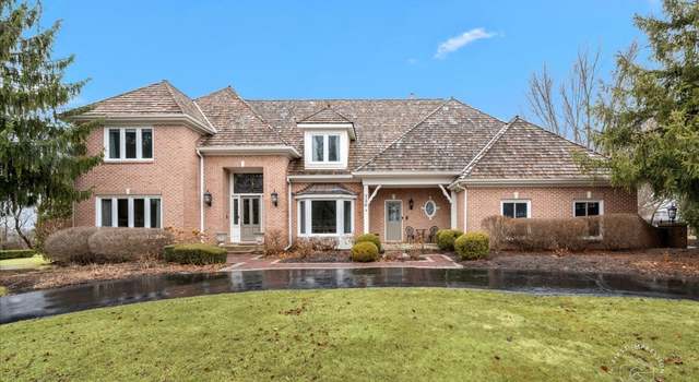 Photo of 726 Fox Glen Dr, St. Charles, IL 60174