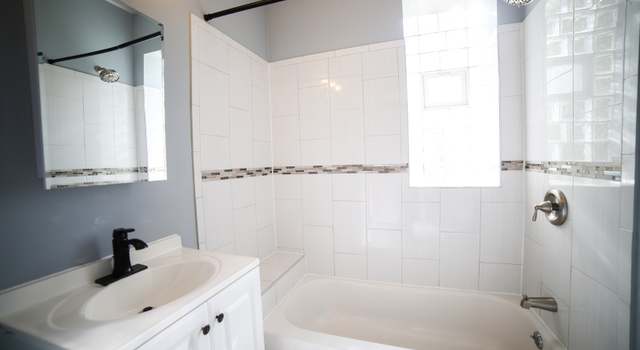 Photo of 828 N Christiana Ave, Chicago, IL 60651