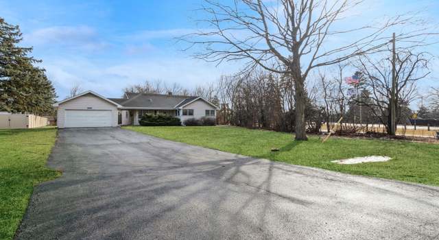 Photo of 2065 Walnut Cir, Northbrook, IL 60062