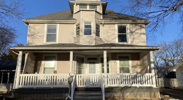 Photo of 710 Market St, Henry, IL 61537