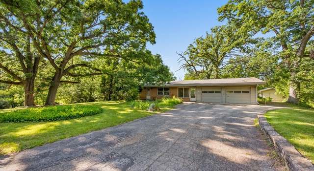Property at 5010 Shady Oaks Ln, Crystal Lake, IL 60012, 3 beds, 2.5 baths