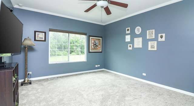 Photo of 1741 Fredericksburg Ln, Aurora, IL 60503