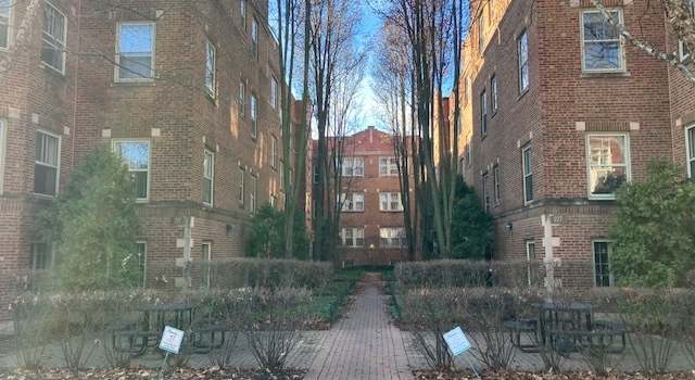 Photo of 221 N Oak Park Ave Unit 3W, Oak Park, IL 60302