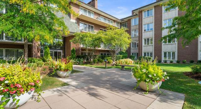 Photo of 5 Oak Brook Club Dr Unit N103, Oak Brook, IL 60523