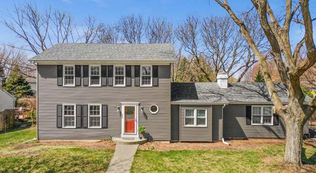 Photo of 114 Wakefield Ln, Geneva, IL 60134