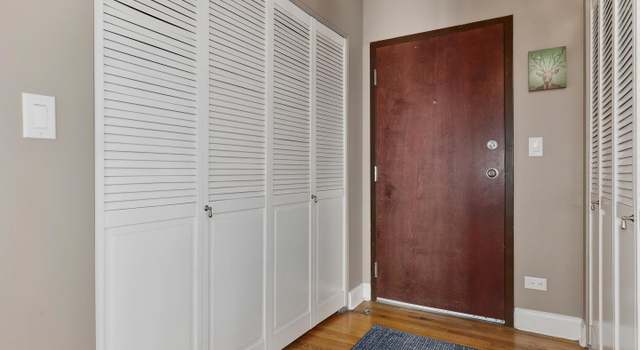 Photo of 500 N Damen Ave #302, Chicago, IL 60622
