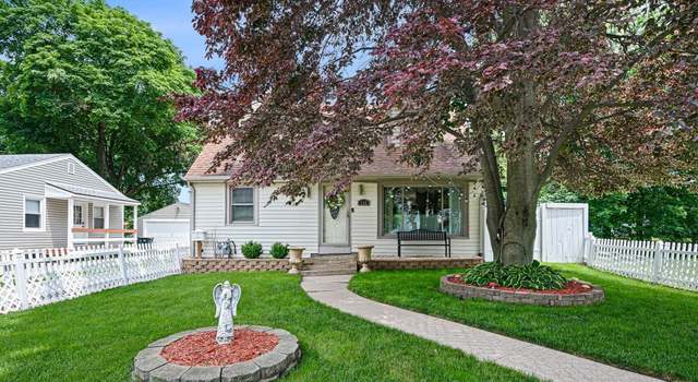 Photo of 115 Oak St, West Chicago, IL 60185