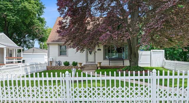 Photo of 115 Oak St, West Chicago, IL 60185