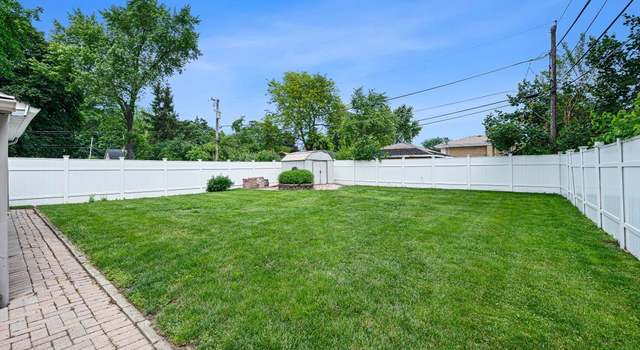 Photo of 115 Oak St, West Chicago, IL 60185