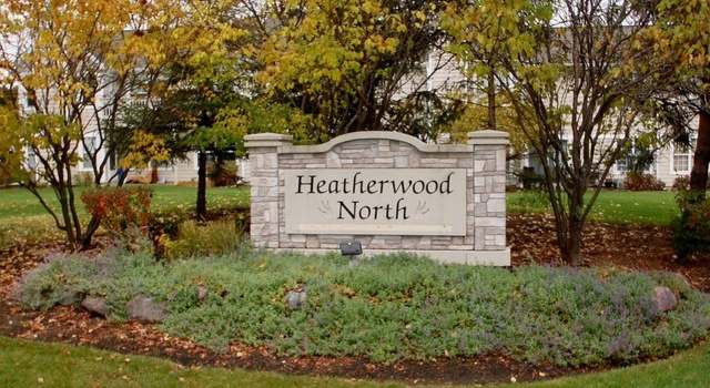 Photo of 2996 Heatherwood Ct, Schaumburg, IL 60194