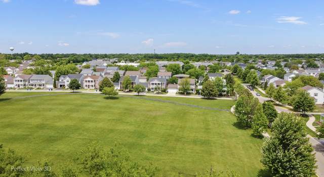 Photo of 1704 Walnut Park Ln, Aurora, IL 60504
