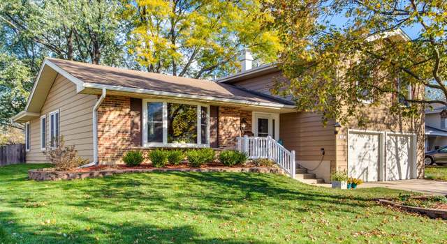 Photo of 1455 N Oakmont Rd, Hoffman Estates, IL 60169