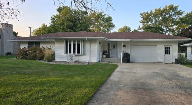 Photo of 603 E Fine St, Ashkum, IL 60911