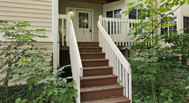 Photo of 337 W Treehouse Ln Unit 11-2, Round Lake, IL 60073