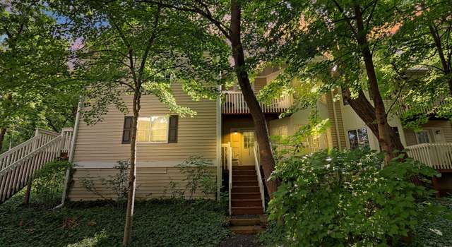 Photo of 337 W Treehouse Ln Unit 11-2, Round Lake, IL 60073
