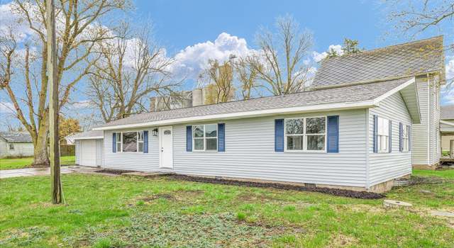 Photo of 211 3rd St, Dewey, IL 61840
