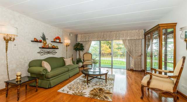 Photo of 9510 S 86th Ave #204, Hickory Hills, IL 60457
