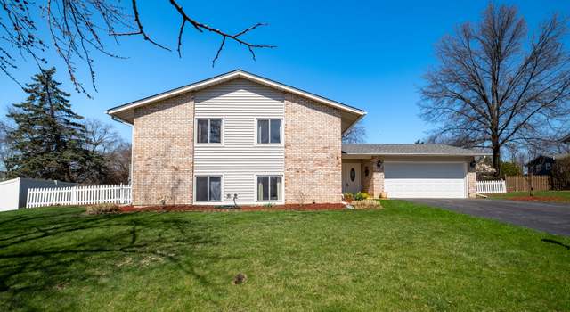 Photo of 2532 Lee St, Woodridge, IL 60517