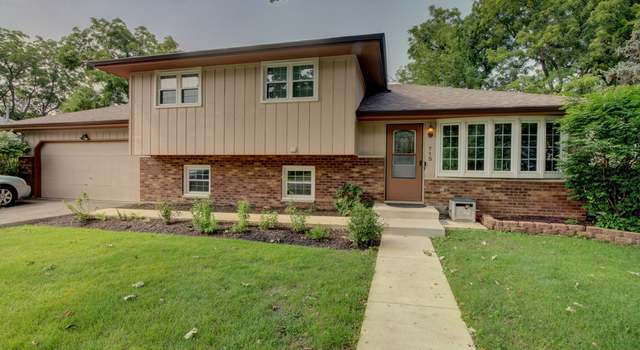 Photo of 715 Hillview Ave, West Chicago, IL 60185