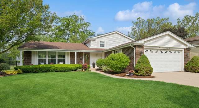 Photo of 2734 N Dryden Pl, Arlington Heights, IL 60004