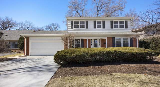 Photo of 21 Pembroke Rd, Naperville, IL 60540