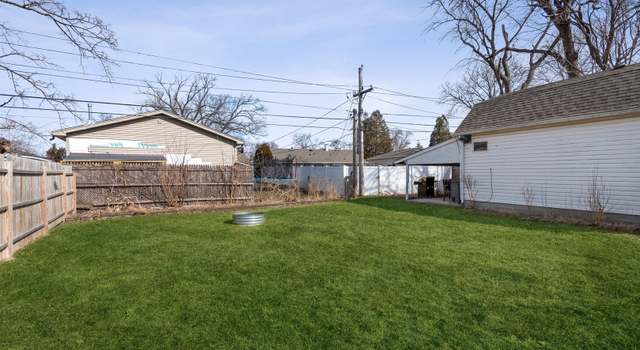 Photo of 905 E Villa Dr, Des Plaines, IL 60016
