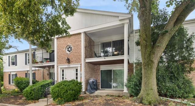 Photo of 985 Golf Course Rd #8, Crystal Lake, IL 60014