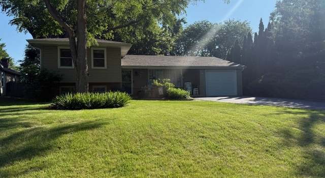 Photo of 3S221 Sequoia Dr, Glen Ellyn, IL 60137