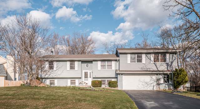 Photo of 3416 Fawn Ln, Wonder Lake, IL 60097