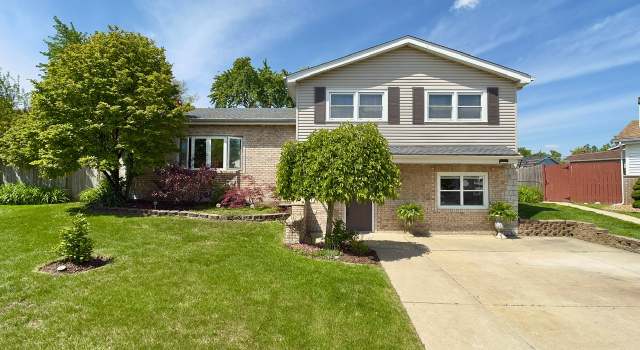 Photo of 9113 Elm Cir, Hickory Hills, IL 60457