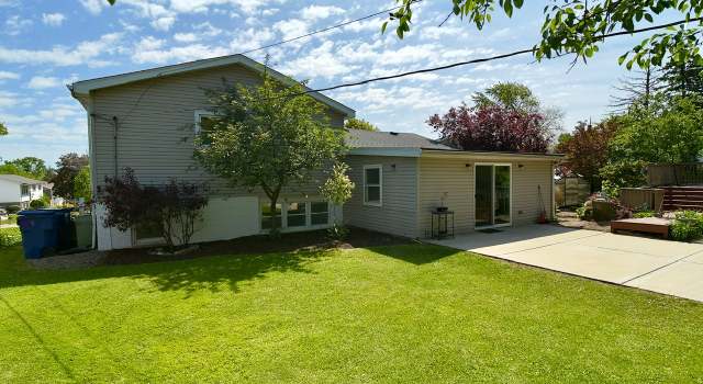 Photo of 9113 Elm Cir, Hickory Hills, IL 60457