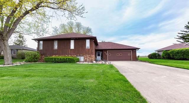 Photo of 410 W Belaire Ct, Goodfield, IL 61742