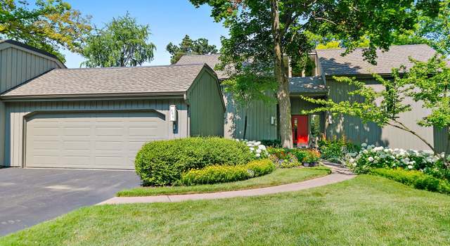 Photo of 434C Woodview Rd Unit C, Lake Barrington, IL 60010
