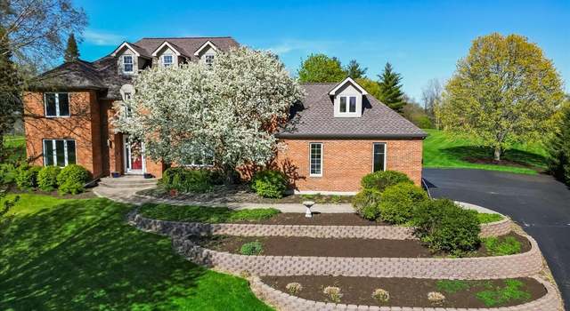 Photo of 19 Lorraine Ct, Oakwood Hills, IL 60013
