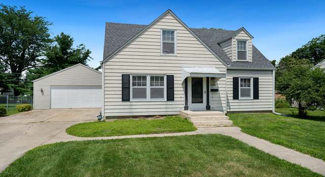 Photo of 208 W 1st St, Mount Morris, IL 61054