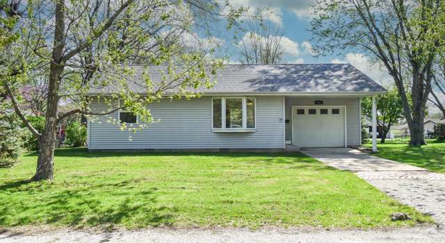 Photo of 218 N 2nd Ave, Chenoa, IL 61726