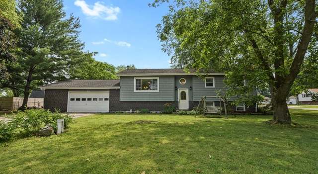 Photo of 1696 Willowdale Dr, St. Joseph, IL 61873